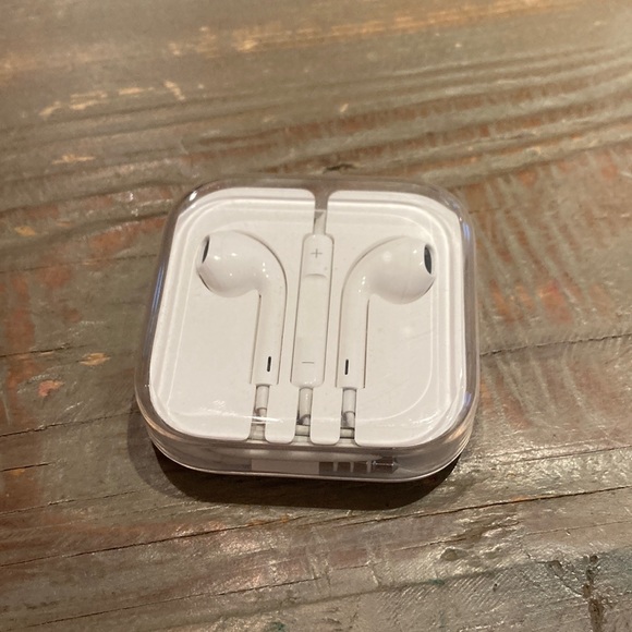 Apple earbuds - Picture 1 of 3